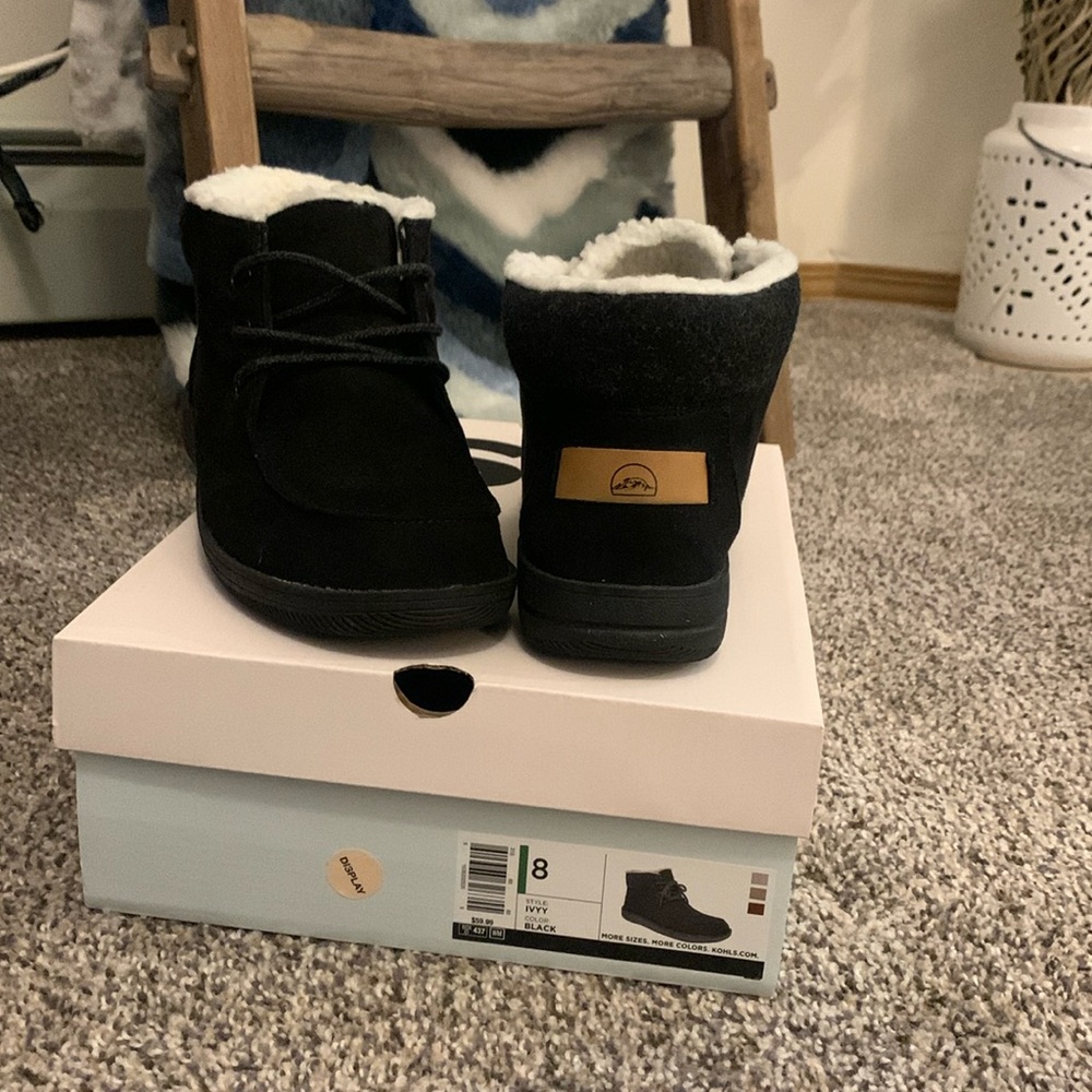 Black moccasin style booties. Brand is SO size 8.